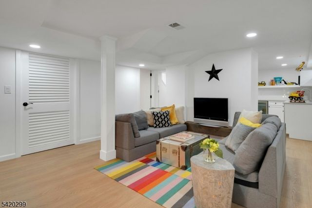 3 Laurel Pl, Glen Ridge Boro Twp., NJ 07028