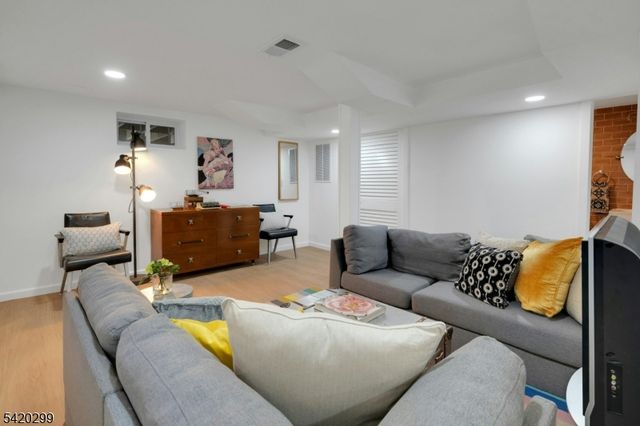 3 Laurel Pl, Glen Ridge Boro Twp., NJ 07028