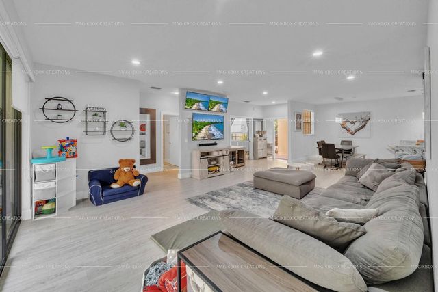 6752 Montego Bay Boulevard Unit C, Boca Raton, FL 33433