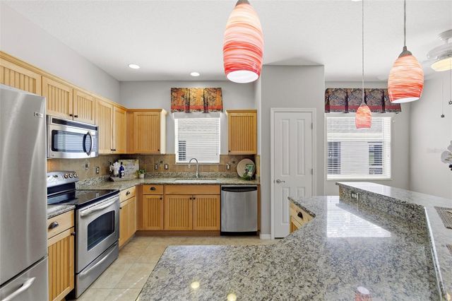 976 SHELLBARK WAY, The Villages, FL 32162