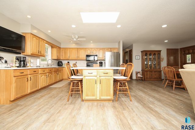 1601 E Sylvan Cir Circle, Brandon, SD 57005