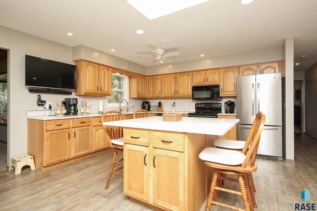 1601 E Sylvan Cir Circle, Brandon, SD 57005