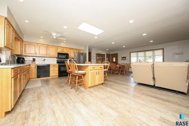 1601 E Sylvan Cir Circle, Brandon, SD 57005