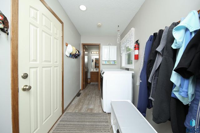 1601 E Sylvan Cir Circle, Brandon, SD 57005