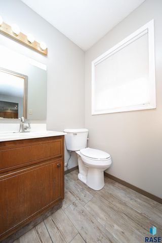 1601 E Sylvan Cir Circle, Brandon, SD 57005