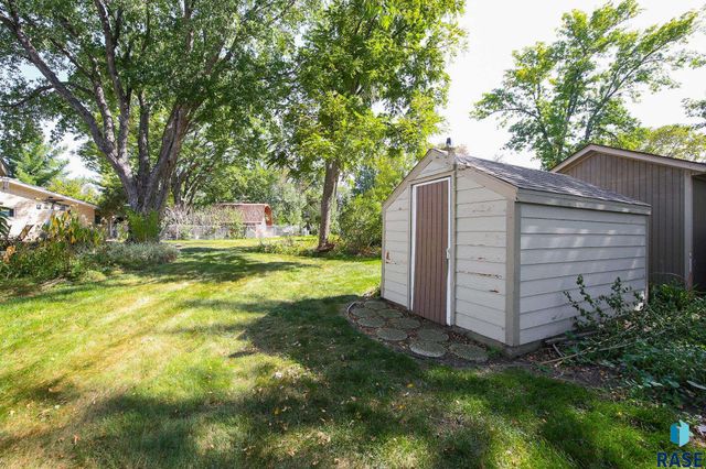 1601 E Sylvan Cir Circle, Brandon, SD 57005