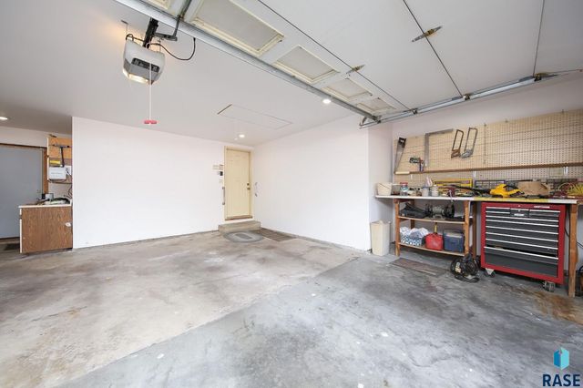 1601 E Sylvan Cir Circle, Brandon, SD 57005