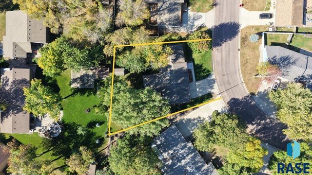 1601 E Sylvan Cir Circle, Brandon, SD 57005