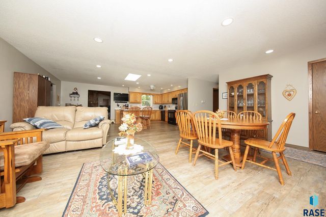 1601 E Sylvan Cir Circle, Brandon, SD 57005