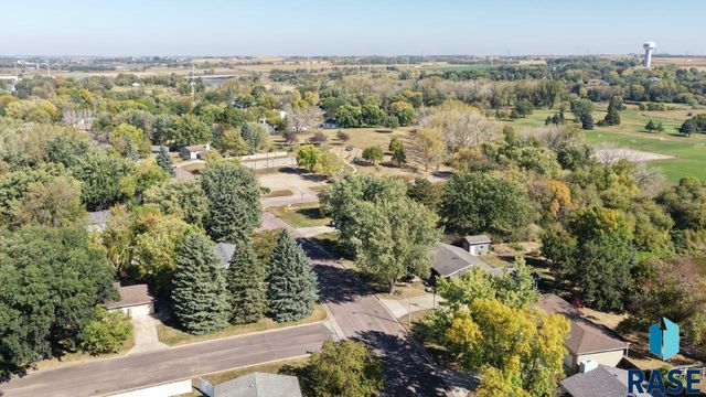 1601 E Sylvan Cir Circle, Brandon, SD 57005