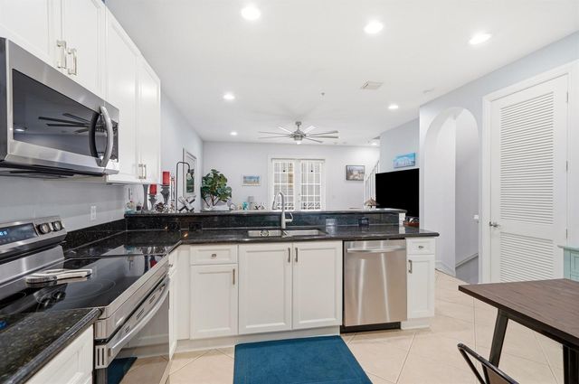 2265 NE 9th Avenue, Wilton Manors, FL 33305