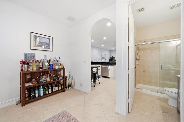 2265 NE 9th Avenue, Wilton Manors, FL 33305