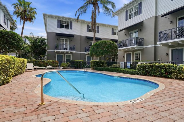 2265 NE 9th Avenue, Wilton Manors, FL 33305