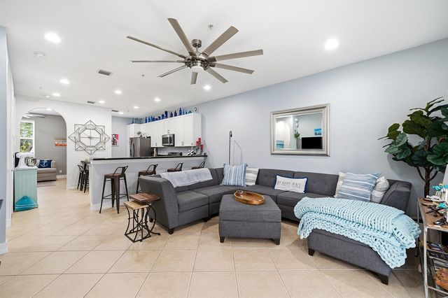 2265 NE 9th Avenue, Wilton Manors, FL 33305