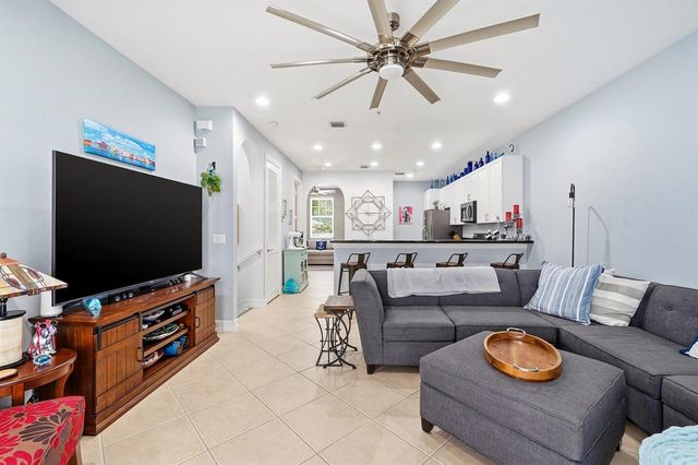 2265 NE 9th Avenue, Wilton Manors, FL 33305