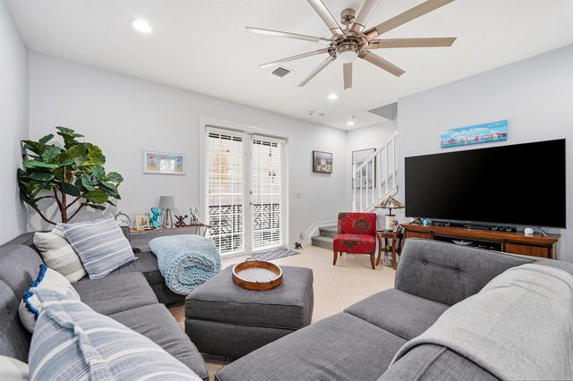 2265 NE 9th Avenue, Wilton Manors, FL 33305