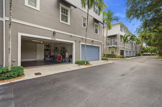 2265 NE 9th Avenue, Wilton Manors, FL 33305