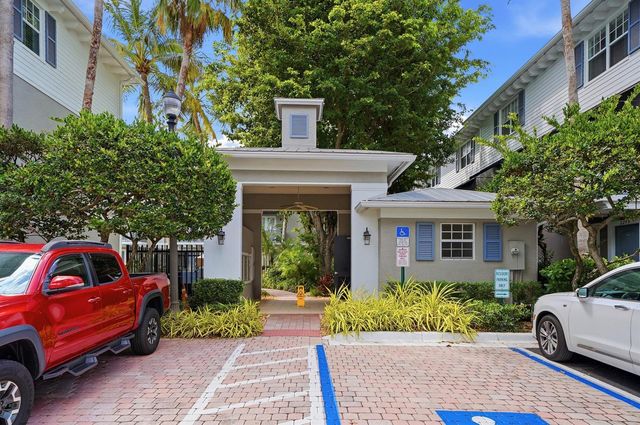 2265 NE 9th Avenue, Wilton Manors, FL 33305