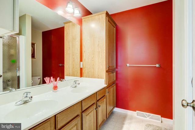 66 AGAPE DR, Ephrata, PA 17522