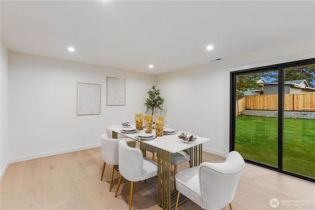 11715 SE 64th Street, Bellevue, WA 98006