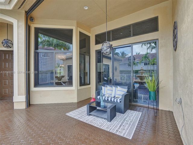 303 NW 119th Dr, Coral Springs, FL 33071