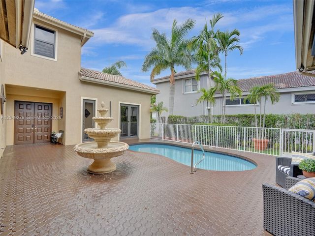 303 NW 119th Dr, Coral Springs, FL 33071