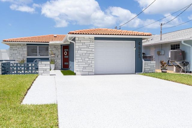 4927 BLUE HERON DRIVE, New Port Richey, FL 34652