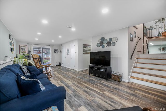 72 S Mary Francis Street, Tappan, NY 10983