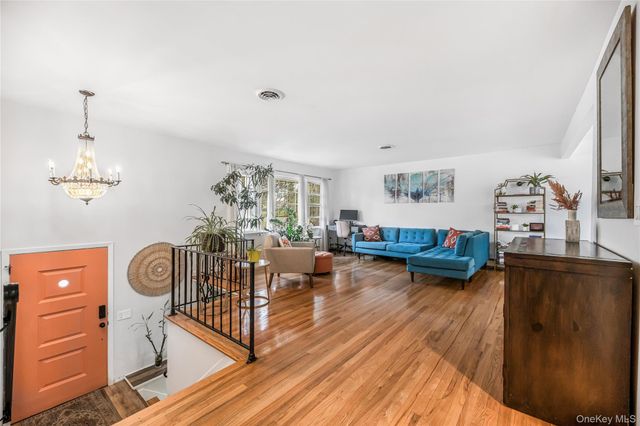 72 S Mary Francis Street, Tappan, NY 10983