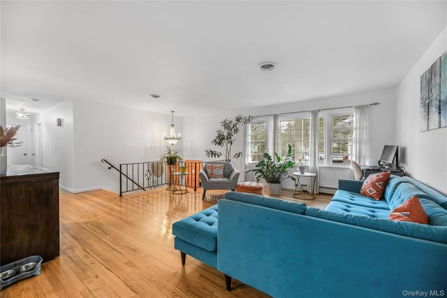 72 S Mary Francis Street, Tappan, NY 10983
