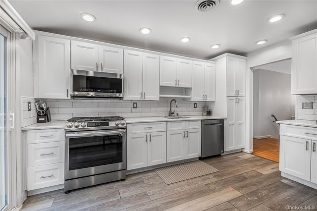 72 S Mary Francis Street, Tappan, NY 10983