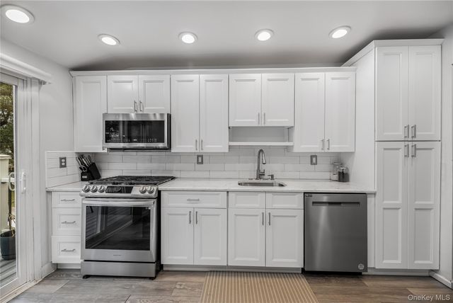 72 S Mary Francis Street, Tappan, NY 10983