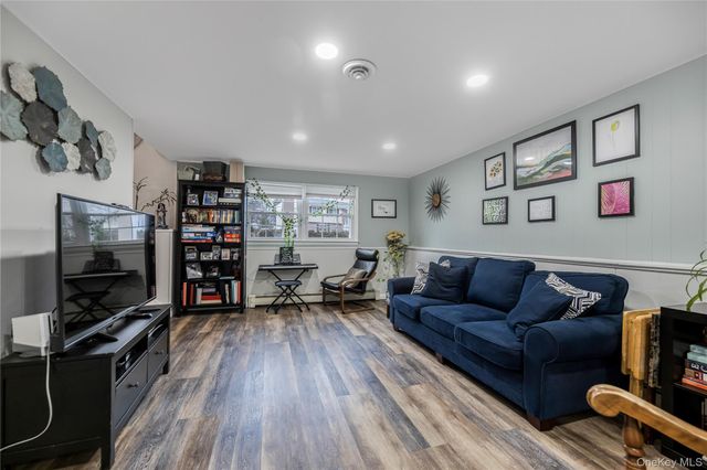 72 S Mary Francis Street, Tappan, NY 10983