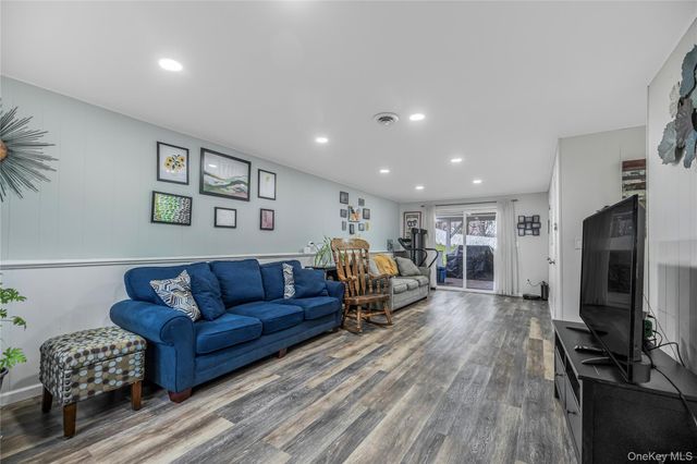72 S Mary Francis Street, Tappan, NY 10983