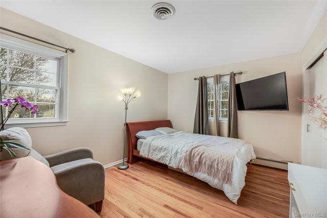 72 S Mary Francis Street, Tappan, NY 10983