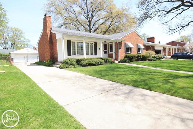 21111 Lennon Street, Harper Woods, MI 48225