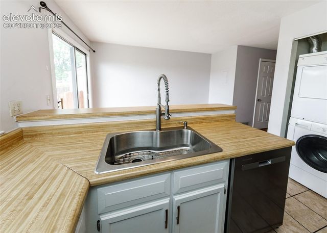 6712 Mountain Top Lane, Colorado Springs, CO 80919