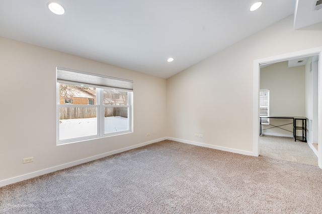 226 Charlotte Place, Mundelein, IL 60060