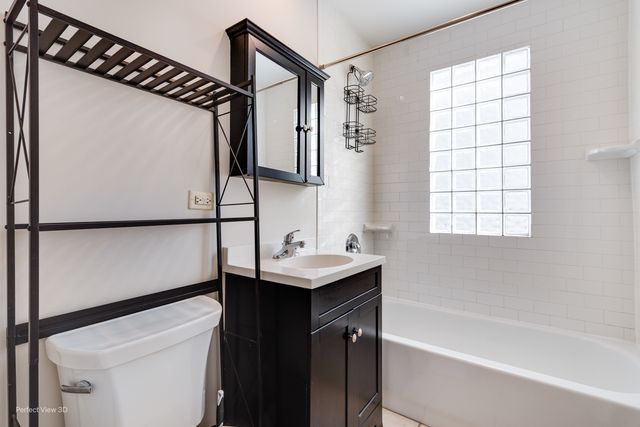 226 Charlotte Place, Mundelein, IL 60060