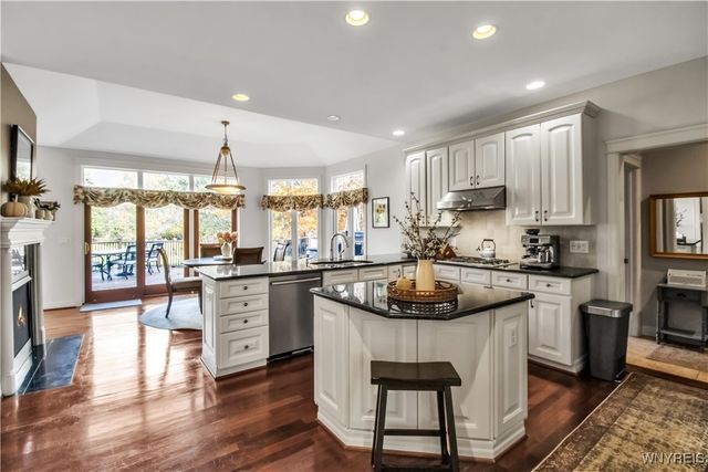 12 Woodthrush Trail, Orchard Park, NY 14127