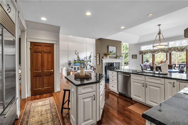 12 Woodthrush Trail, Orchard Park, NY 14127