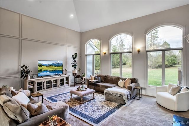 12 Woodthrush Trail, Orchard Park, NY 14127