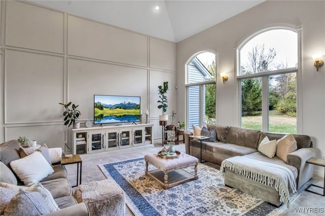 12 Woodthrush Trail, Orchard Park, NY 14127