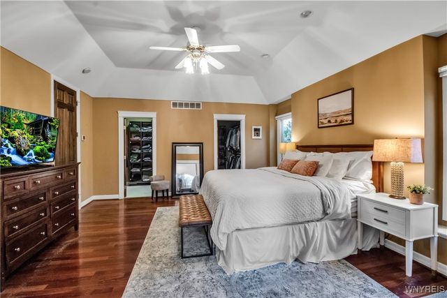 12 Woodthrush Trail, Orchard Park, NY 14127