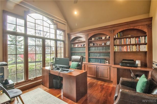 12 Woodthrush Trail, Orchard Park, NY 14127