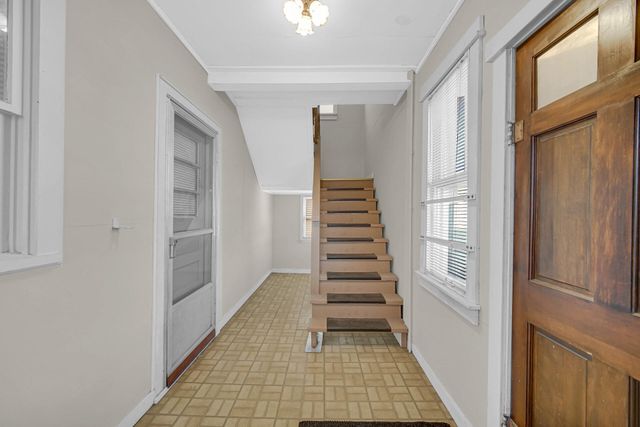 2806 Schrage Avenue, Whiting, IN 46394
