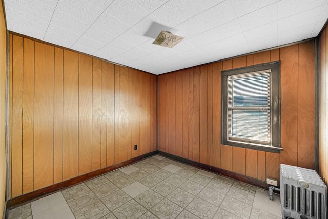 2806 Schrage Avenue, Whiting, IN 46394