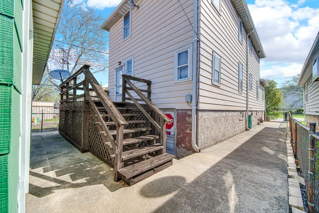 2806 Schrage Avenue, Whiting, IN 46394