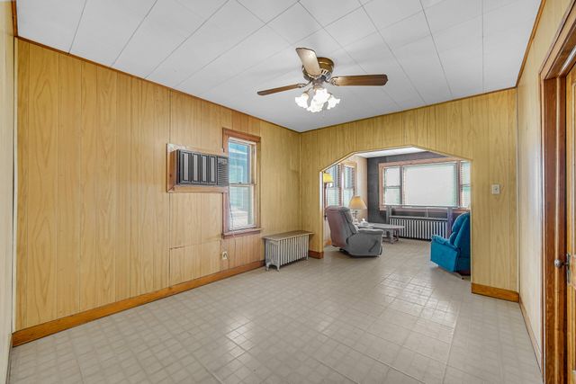 2806 Schrage Avenue, Whiting, IN 46394