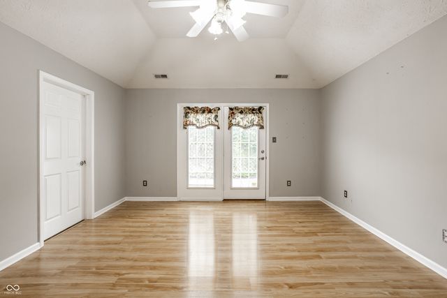 1746 Stonewall Circle, Greenfield, IN 46140